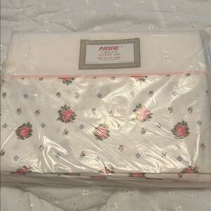 VINTAGE- never opened Pacifica Floral Bedding Sheet- Pink and White
